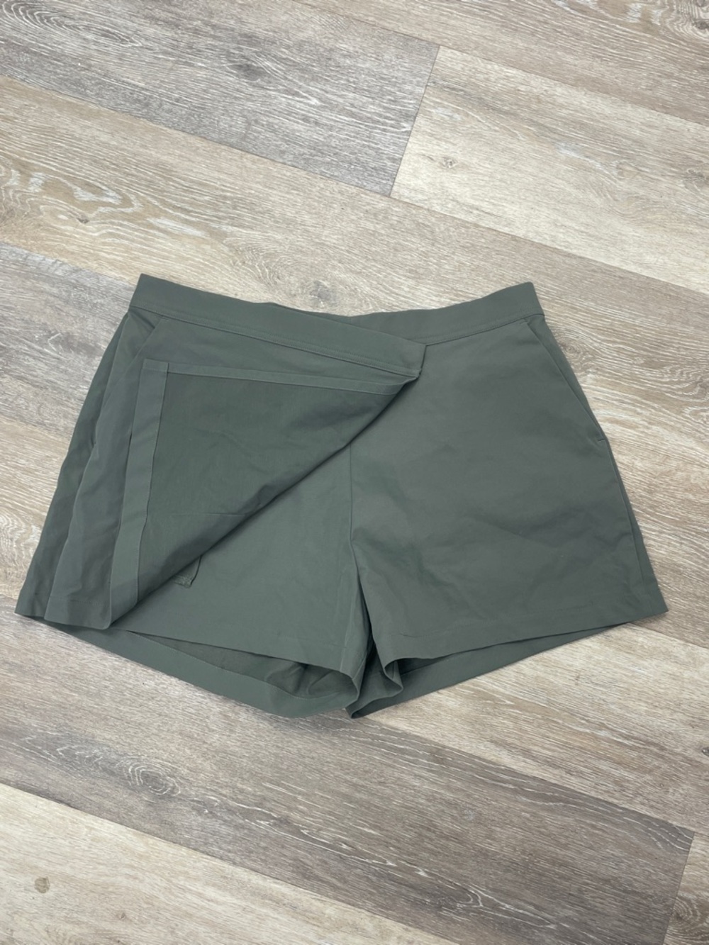 Avia Olive Green Hiking Skort with Built-In Shorts – Size Large (12-14) - Picture 2 of 4